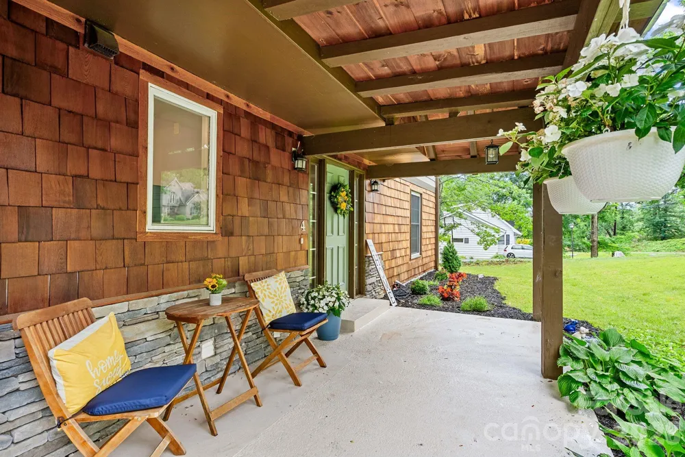 4 Beechwood Lakes Drive Hendersonville, NC 28792