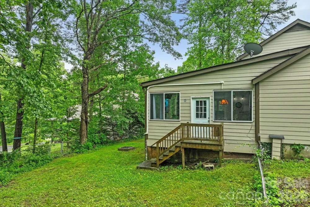 4 Beechwood Lakes Drive Hendersonville, NC 28792