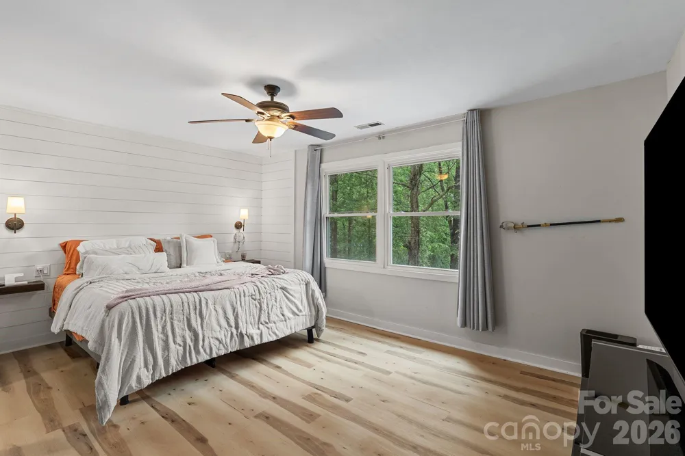 4 Beechwood Lakes Drive Hendersonville, NC 28792
