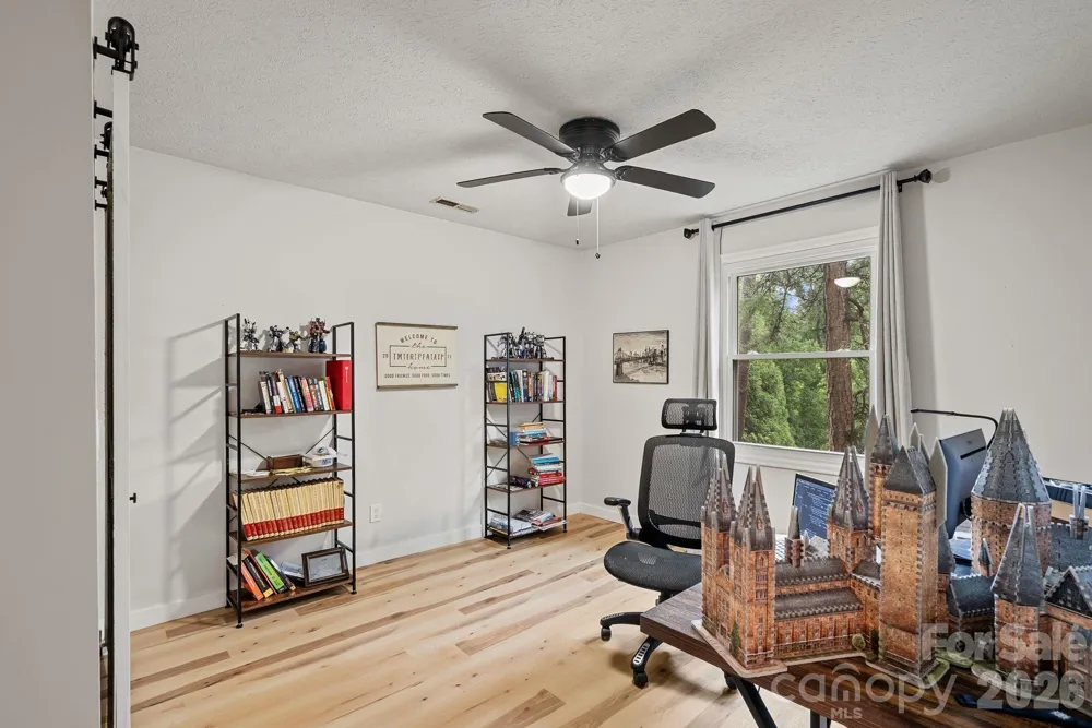 4 Beechwood Lakes Drive Hendersonville, NC 28792