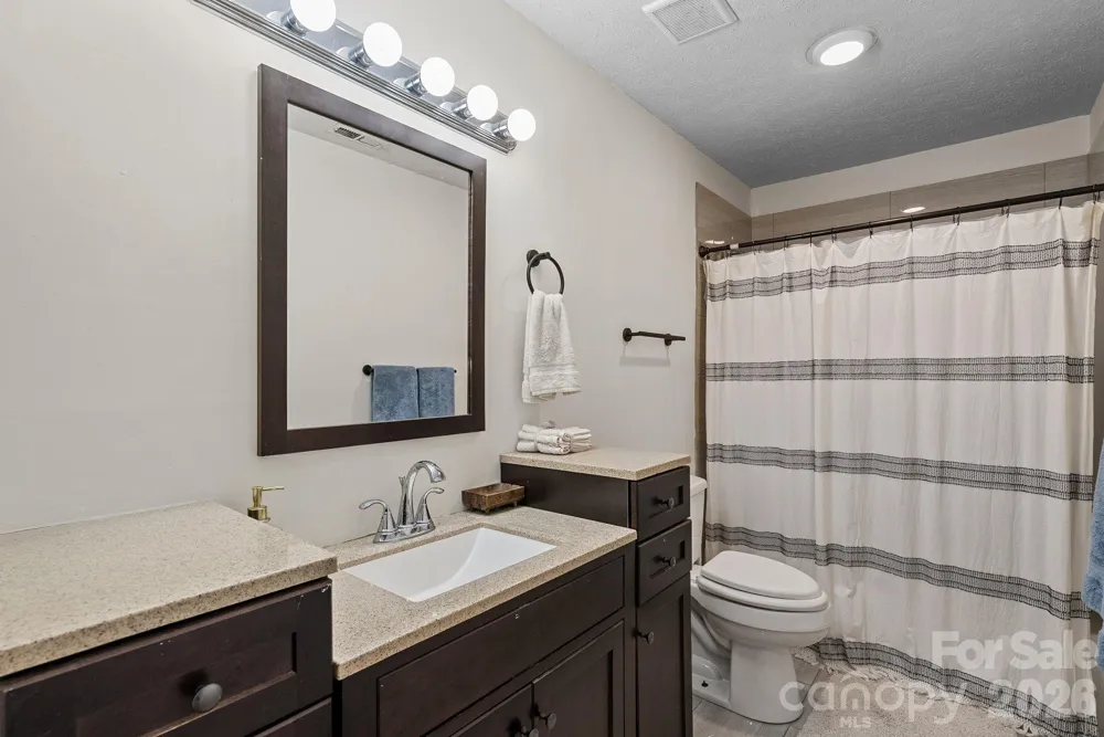 4 Beechwood Lakes Drive Hendersonville, NC 28792