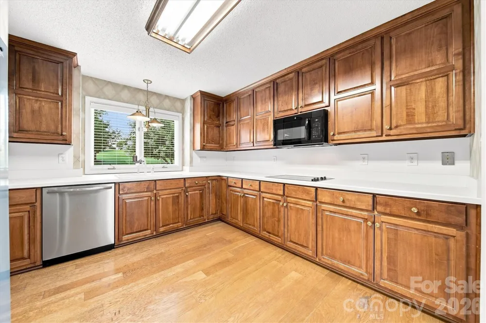 3823 ROCK BRIDGE DRIVE NE Conover, NC 28613