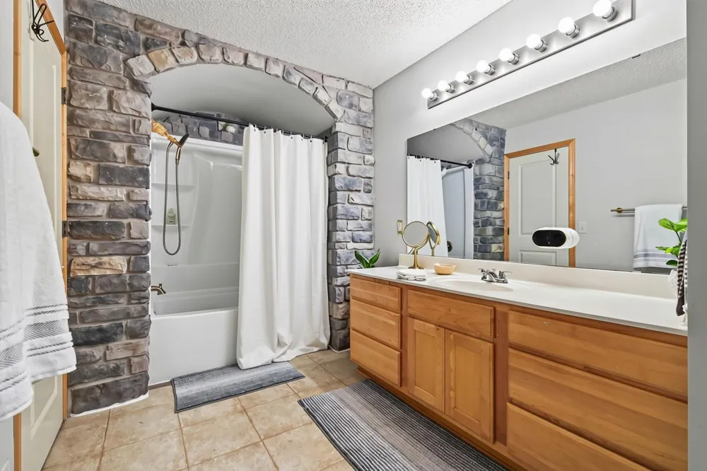 1407 Naples Avenue Cologne, MN 55322