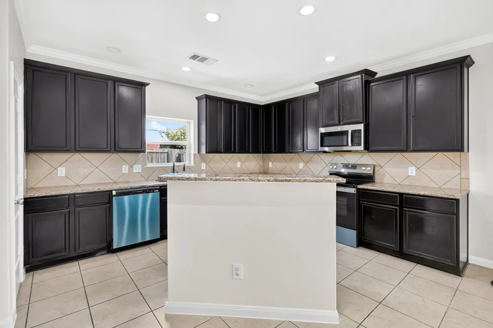 302 Kaylee Way Red Oak, TX 75154