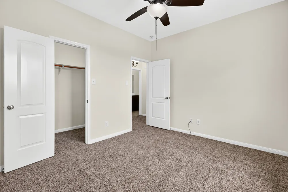 302 Kaylee Way Red Oak, TX 75154