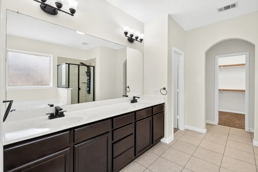 302 Kaylee Way Red Oak, TX 75154