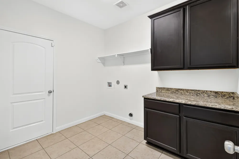 302 Kaylee Way Red Oak, TX 75154