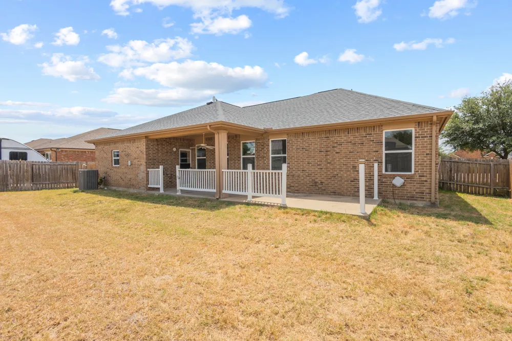 302 Kaylee Way Red Oak, TX 75154