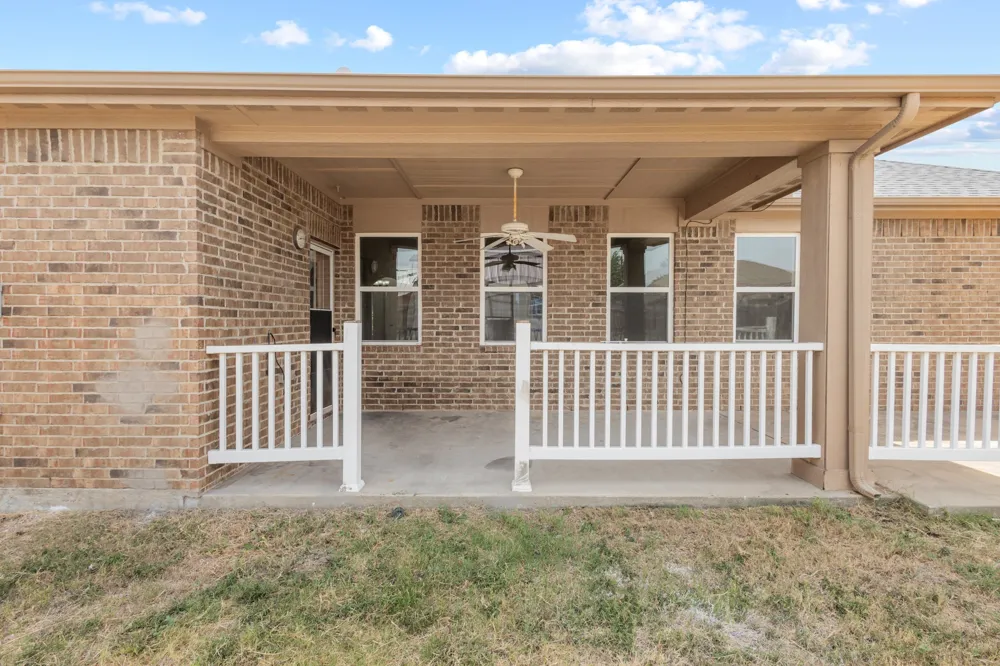 302 Kaylee Way Red Oak, TX 75154