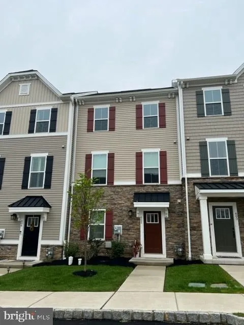 602 HOLYWELL DRIVE