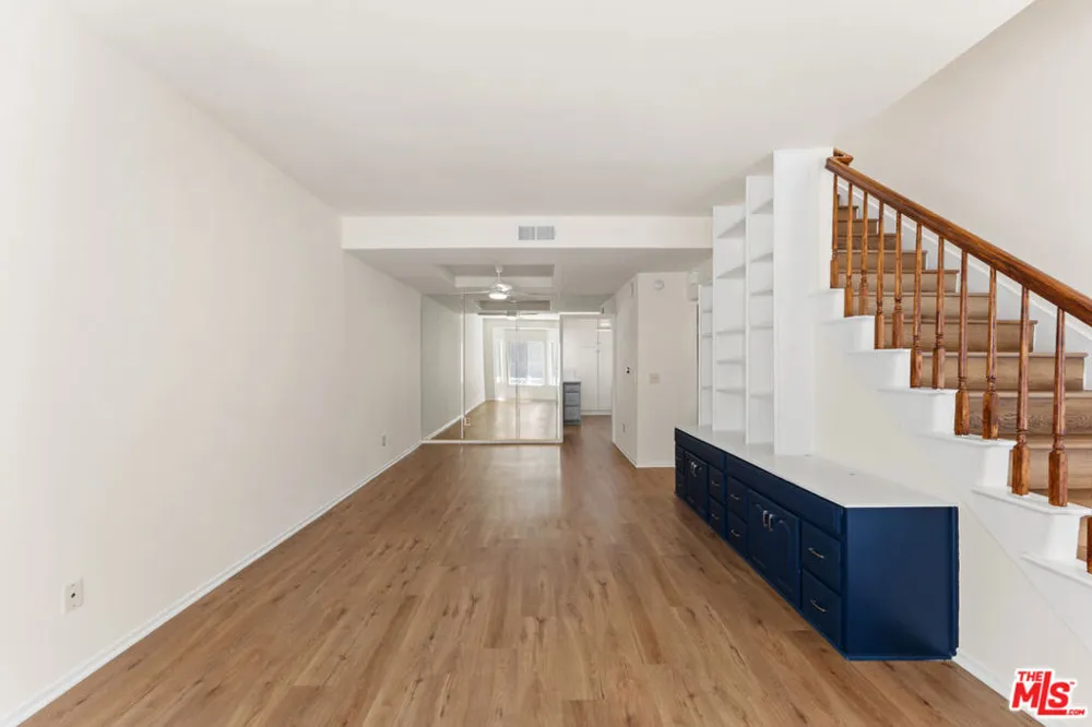 5145 Yarmouth Avenue #29 Encino, CA 91316