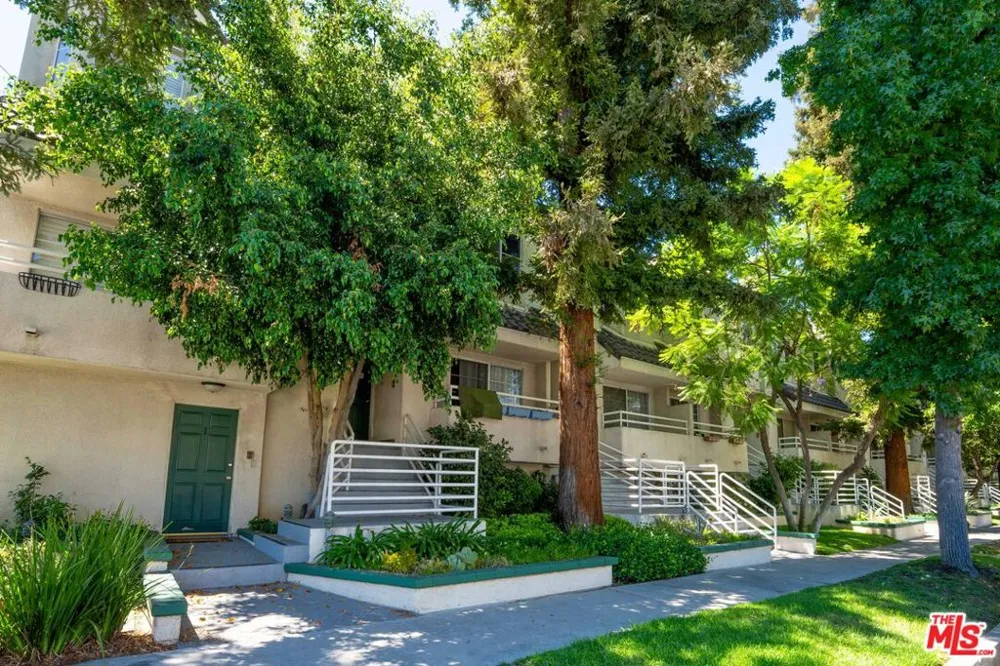 5145 Yarmouth Avenue #29 Encino, CA 91316