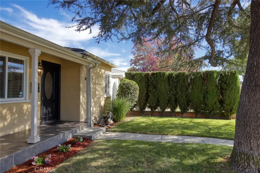 1426 Avon Burbank, CA 91505