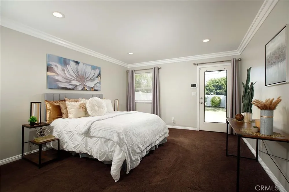 1426 Avon Burbank, CA 91505