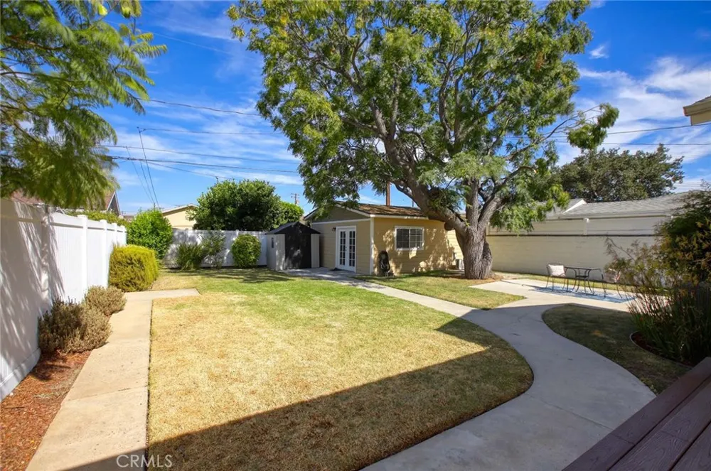 1426 Avon Burbank, CA 91505