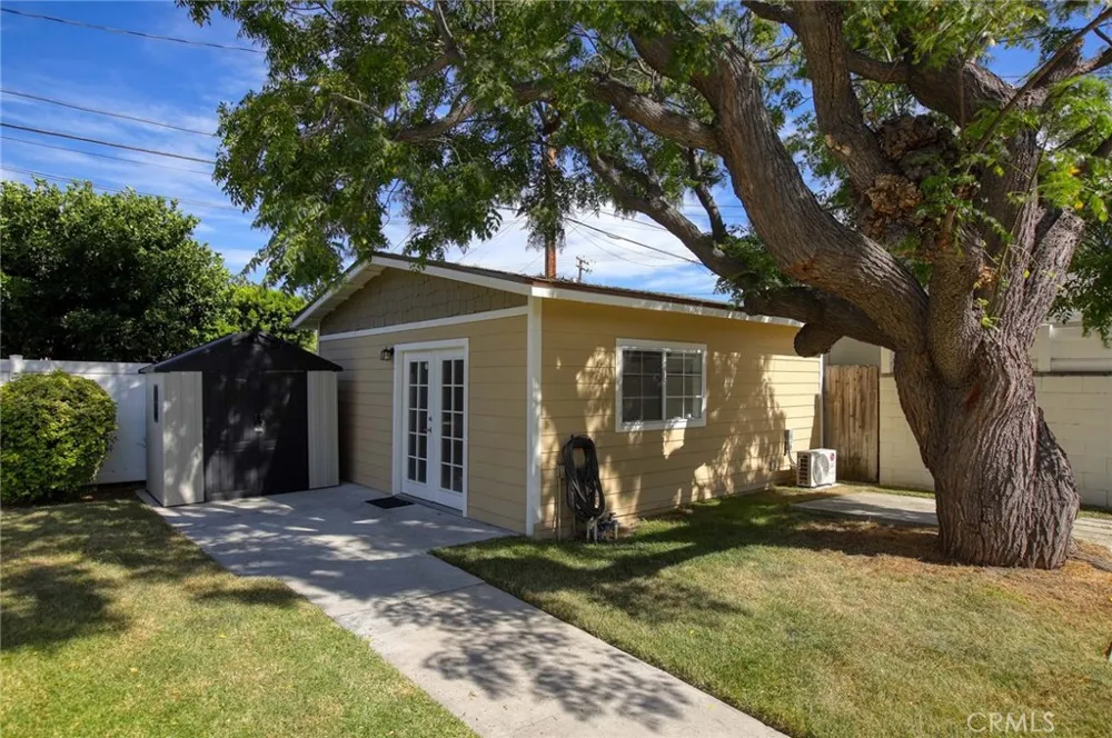 1426 Avon Burbank, CA 91505