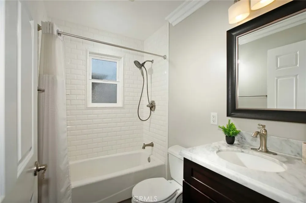 1426 Avon Burbank, CA 91505