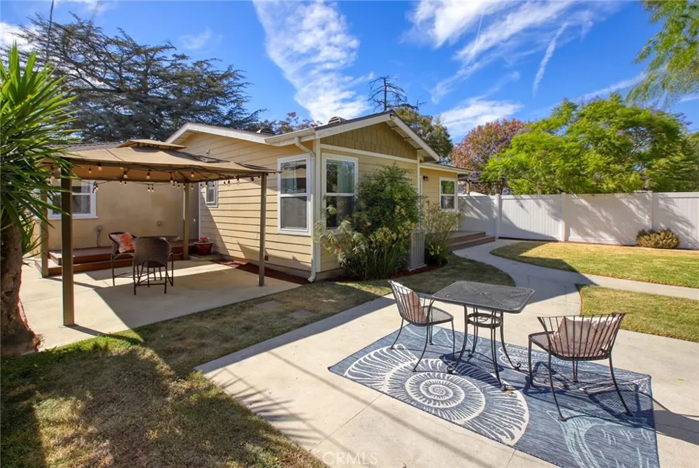1426 Avon Burbank, CA 91505