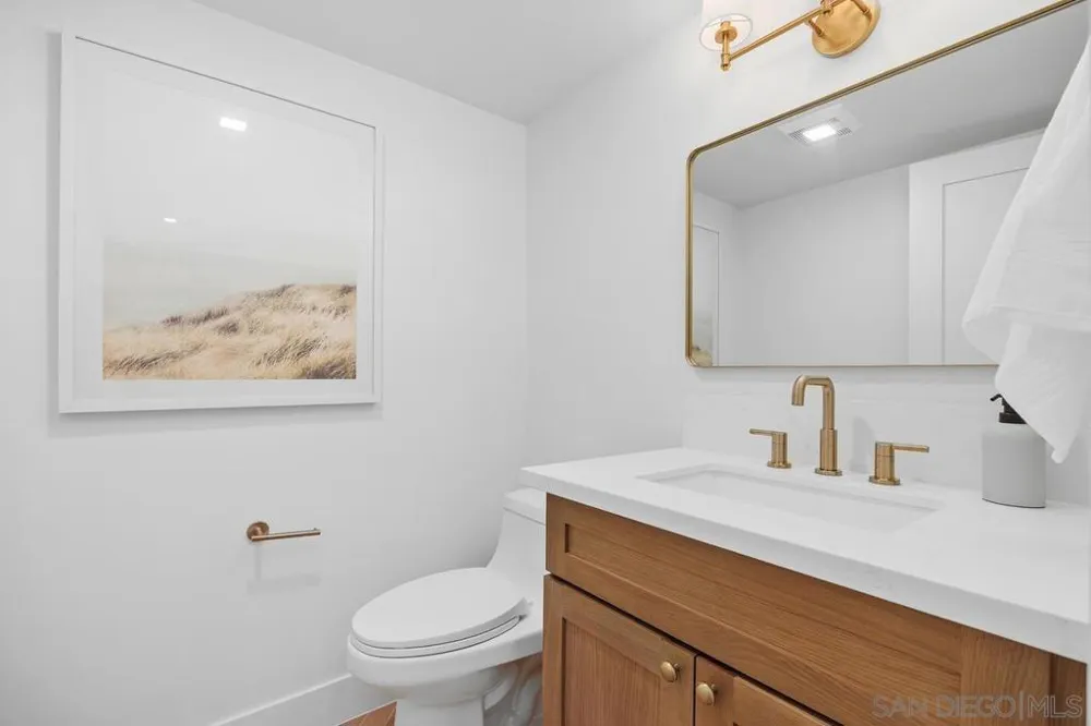 2120 Pintoresco Carlsbad, CA 92009
