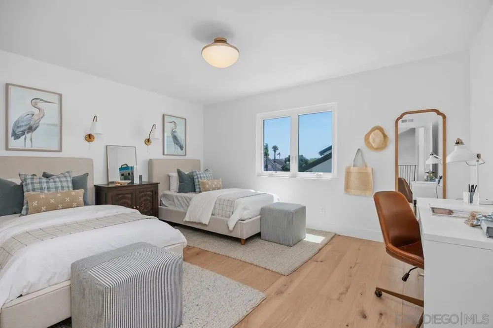 2120 Pintoresco Carlsbad, CA 92009