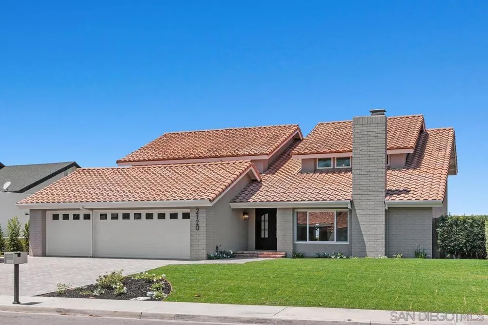 2120 Pintoresco Carlsbad, CA 92009