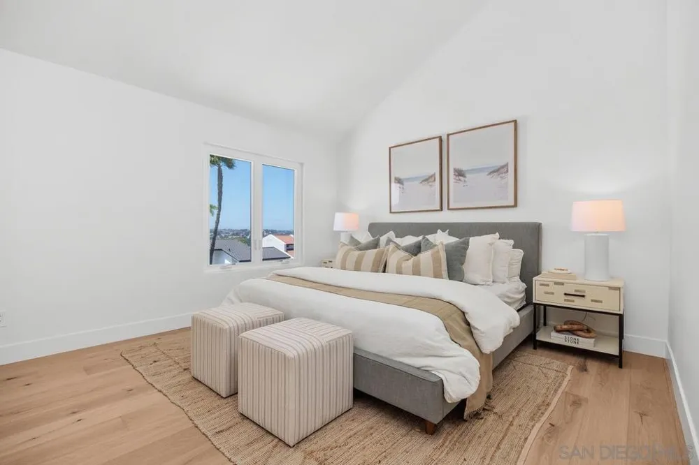 2120 Pintoresco Carlsbad, CA 92009