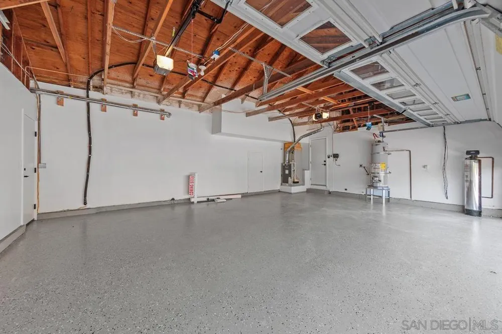 2120 Pintoresco Carlsbad, CA 92009