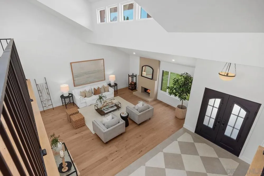 2120 Pintoresco Carlsbad, CA 92009