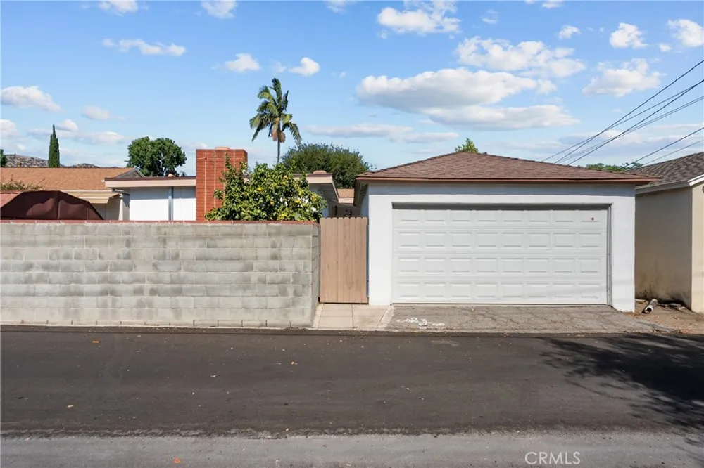 2641 Buena Vista Street Burbank, CA 91504