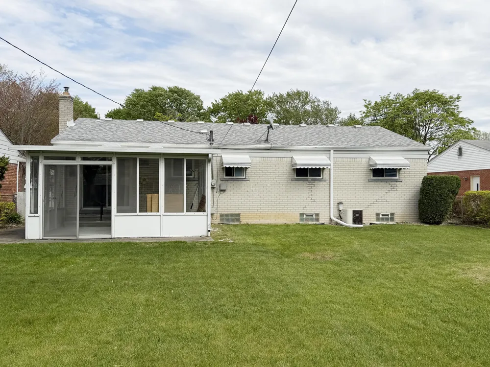 14165 Alexander Livonia, MI 48154