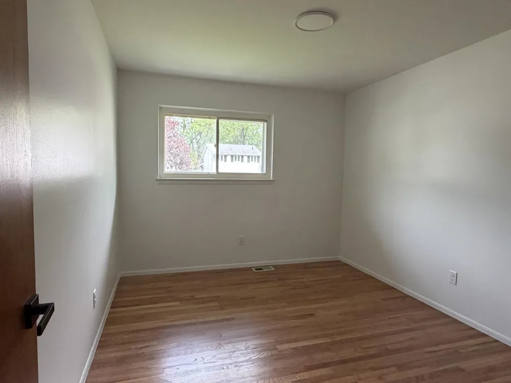 14165 Alexander Livonia, MI 48154