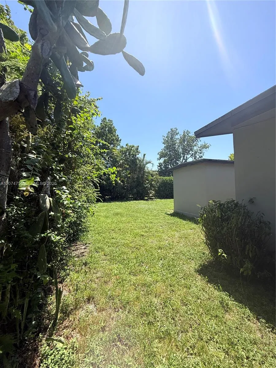 336 NW 53rd St #2 Miami, FL 33127