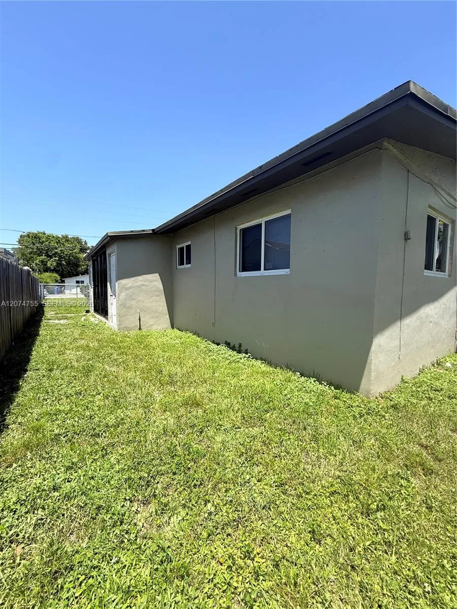 336 NW 53rd St #2 Miami, FL 33127