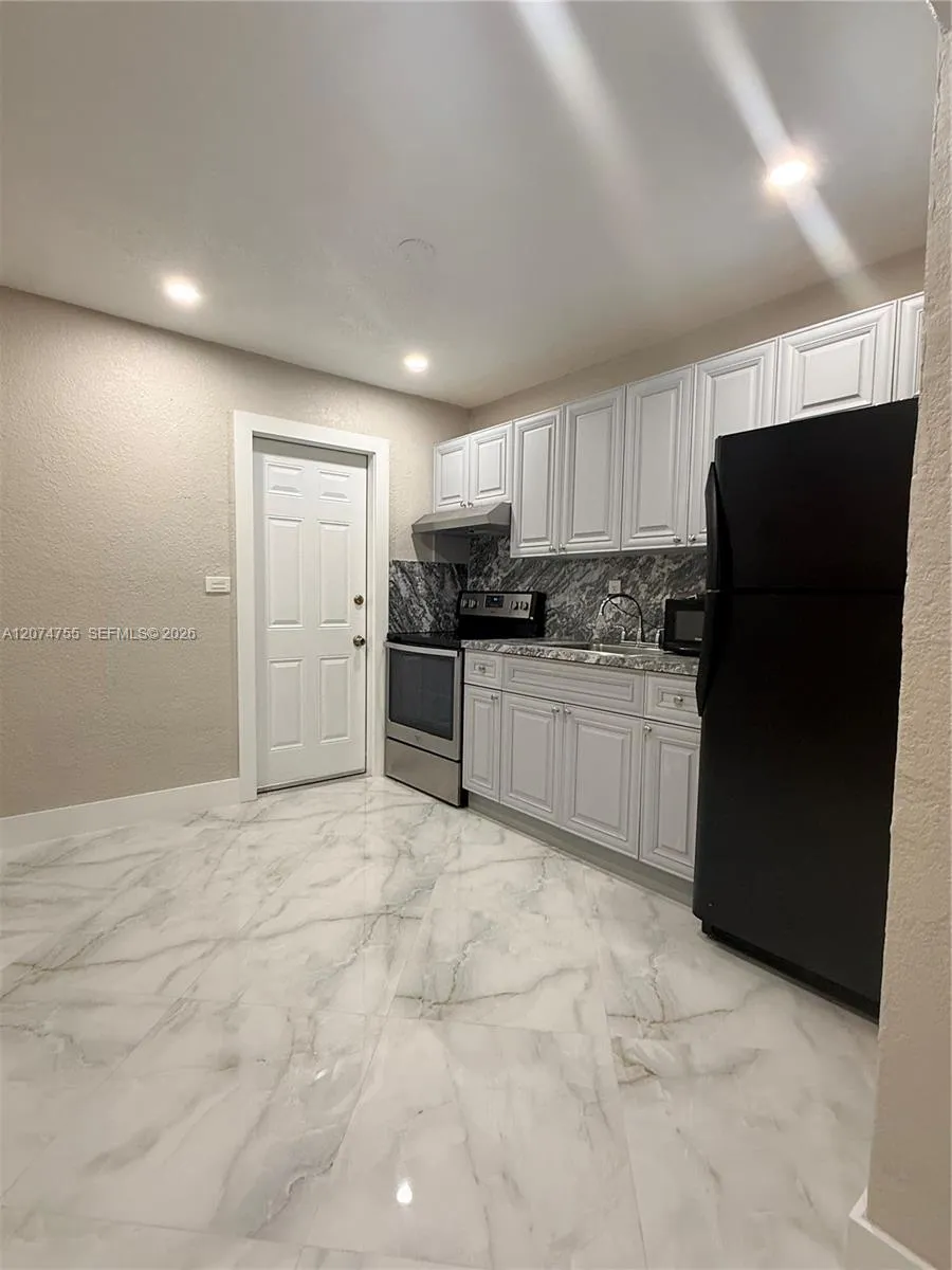 336 NW 53rd St #2 Miami, FL 33127