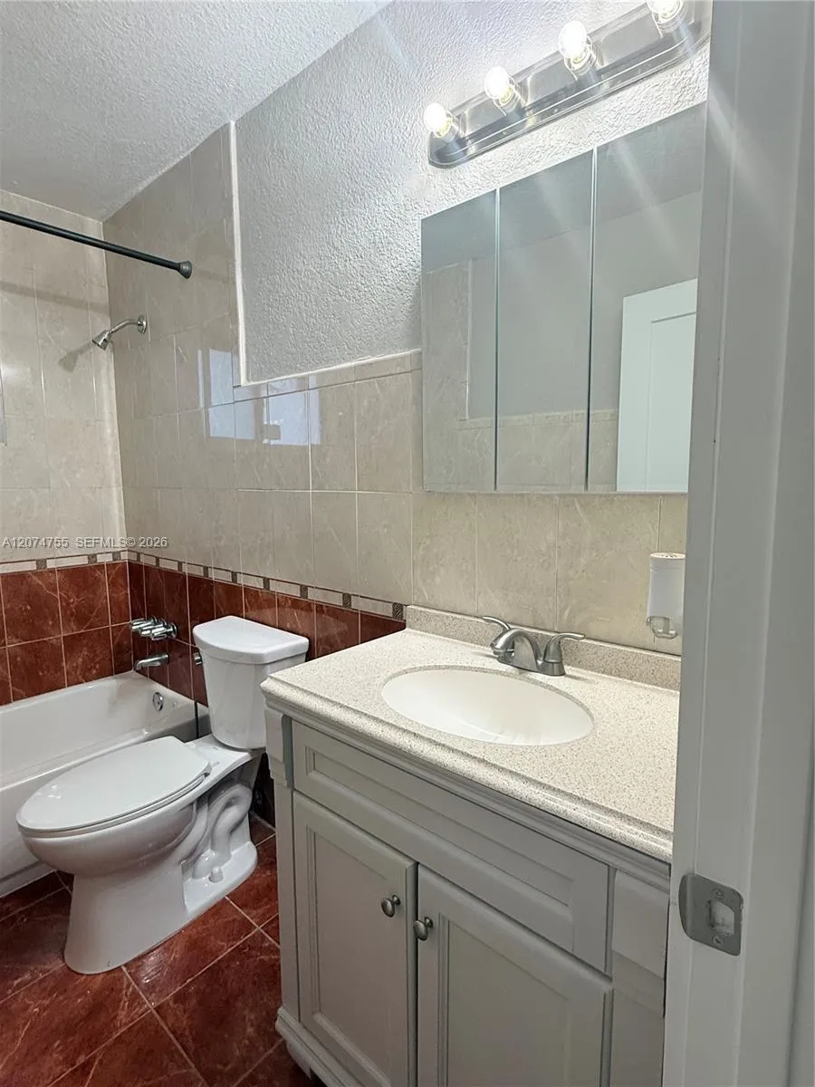 336 NW 53rd St #2 Miami, FL 33127