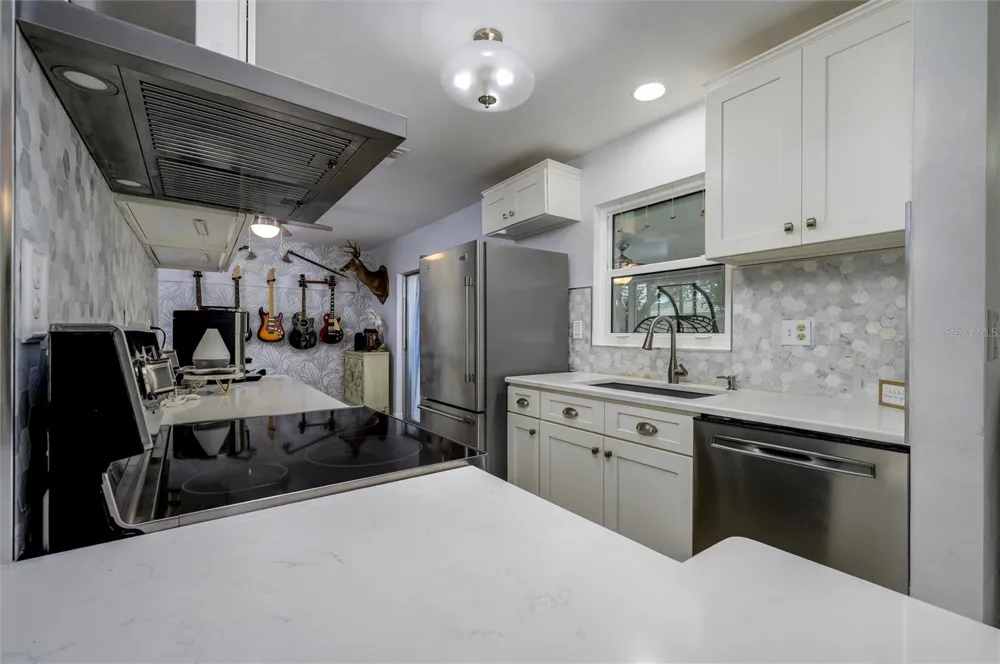 1472 QUEEN ANNE DRIVE Palm Harbor, FL 34684