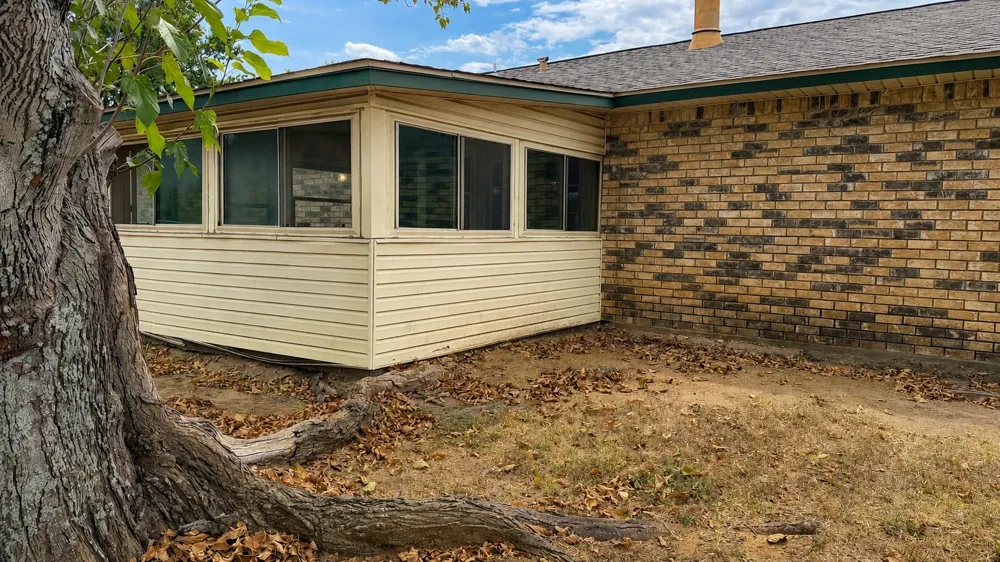 3832 Mulberry Lane Bedford, TX 76021