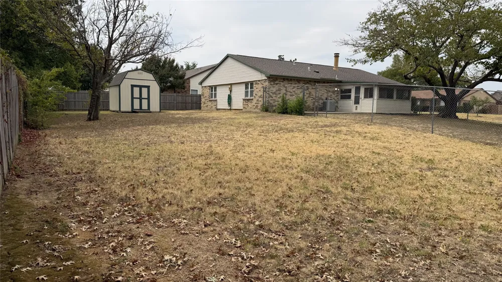 3832 Mulberry Lane Bedford, TX 76021