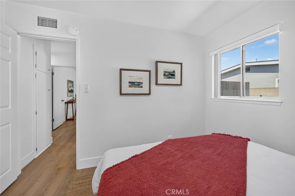 6131 E Benmore Long Beach, CA 90815