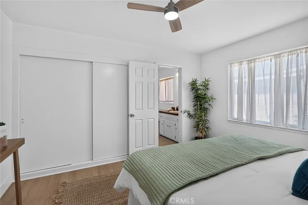 6131 E Benmore Long Beach, CA 90815