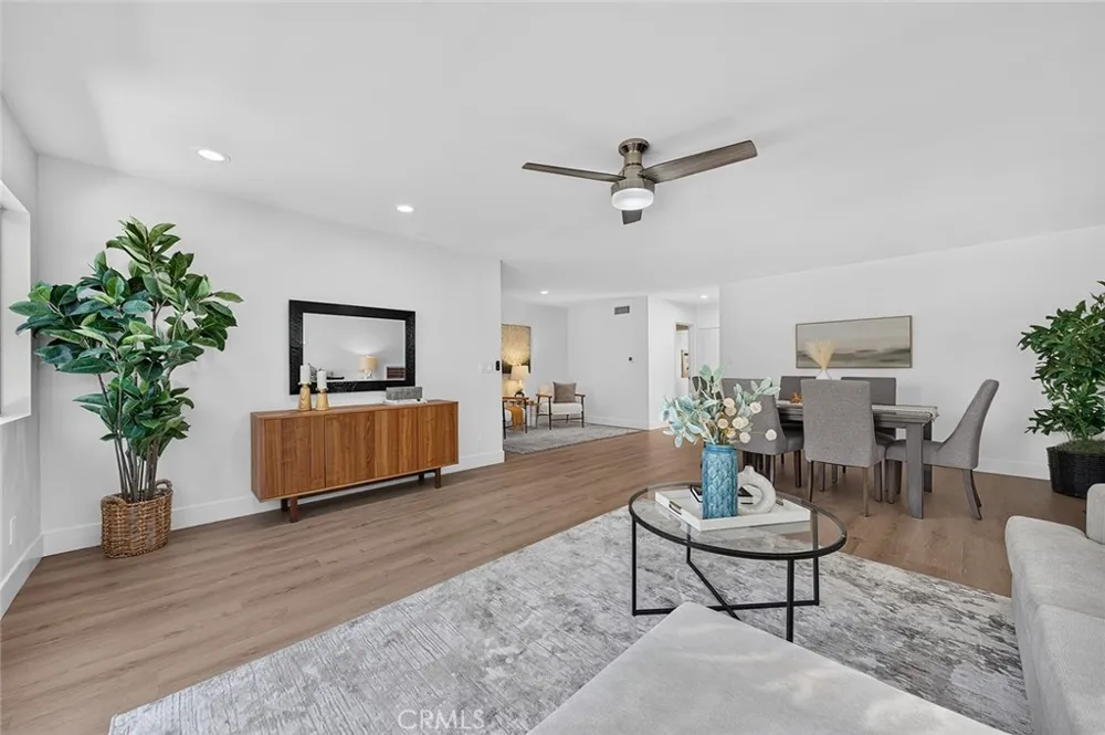 6131 E Benmore Long Beach, CA 90815
