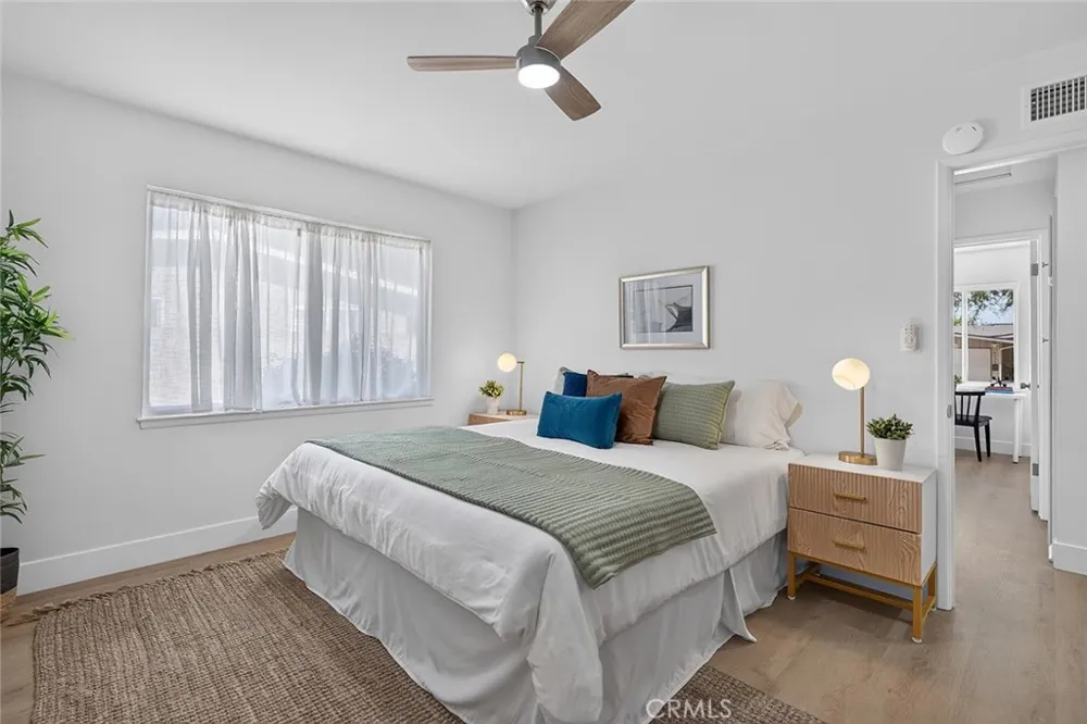 6131 E Benmore Long Beach, CA 90815