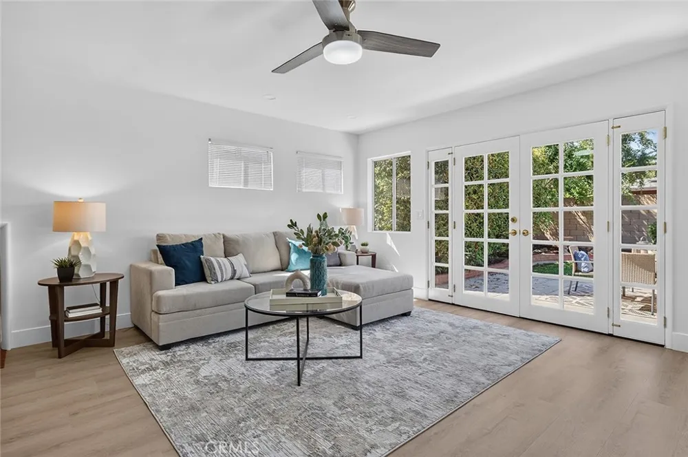 6131 E Benmore Long Beach, CA 90815