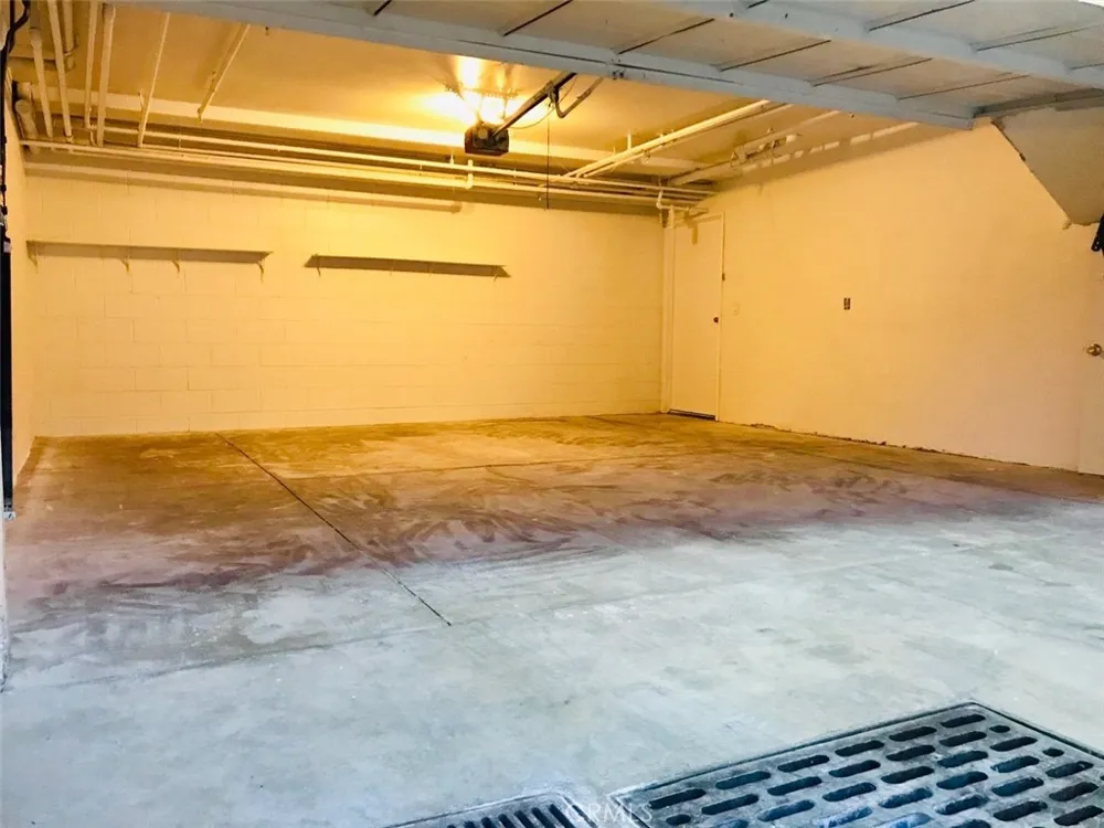 14253 Gilmore Street #A Van Nuys, CA 91401