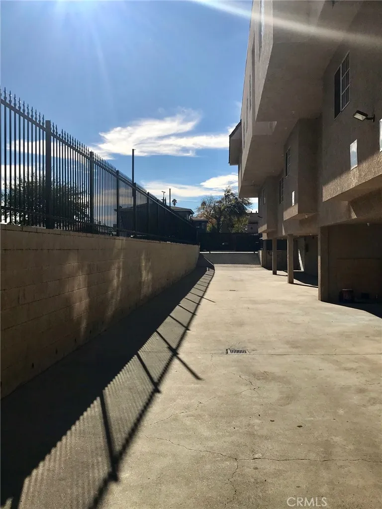 14253 Gilmore Street #A Van Nuys, CA 91401