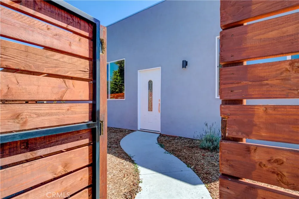 3626 S Cimarron Street Los Angeles, CA 90018