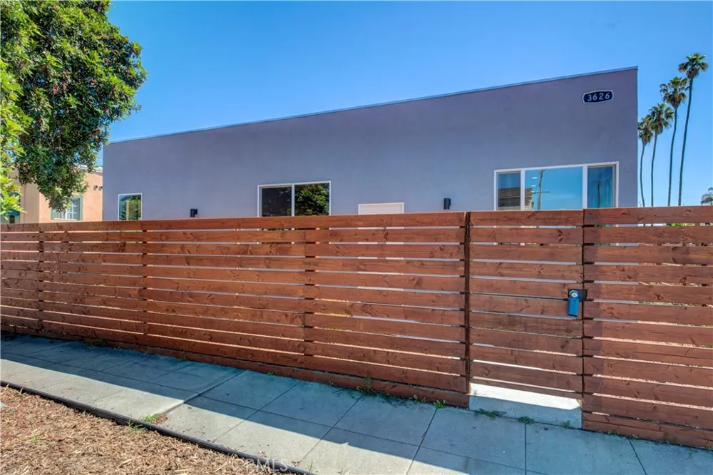 3626 S Cimarron Street Los Angeles, CA 90018