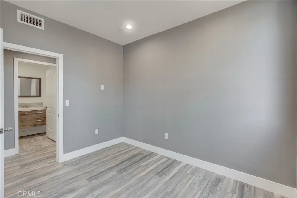 3626 S Cimarron Street Los Angeles, CA 90018