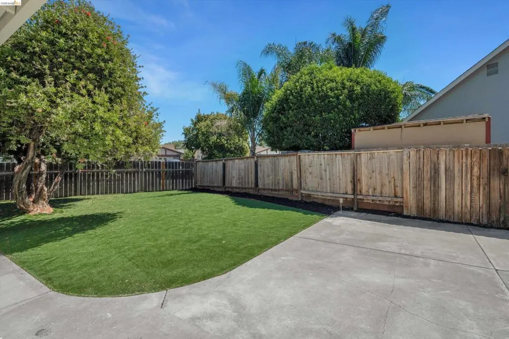 304 Huntington Dr Antioch, CA 94509