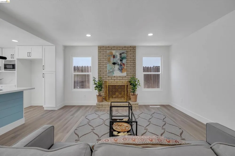 304 Huntington Dr Antioch, CA 94509
